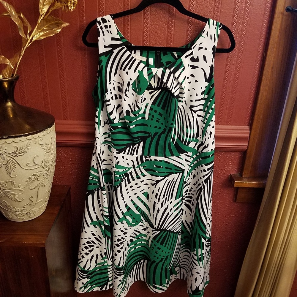 Dressbarn Signature derby sleeveless dress